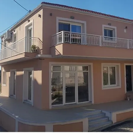 Harry's Casa de Férias Lefkímmi